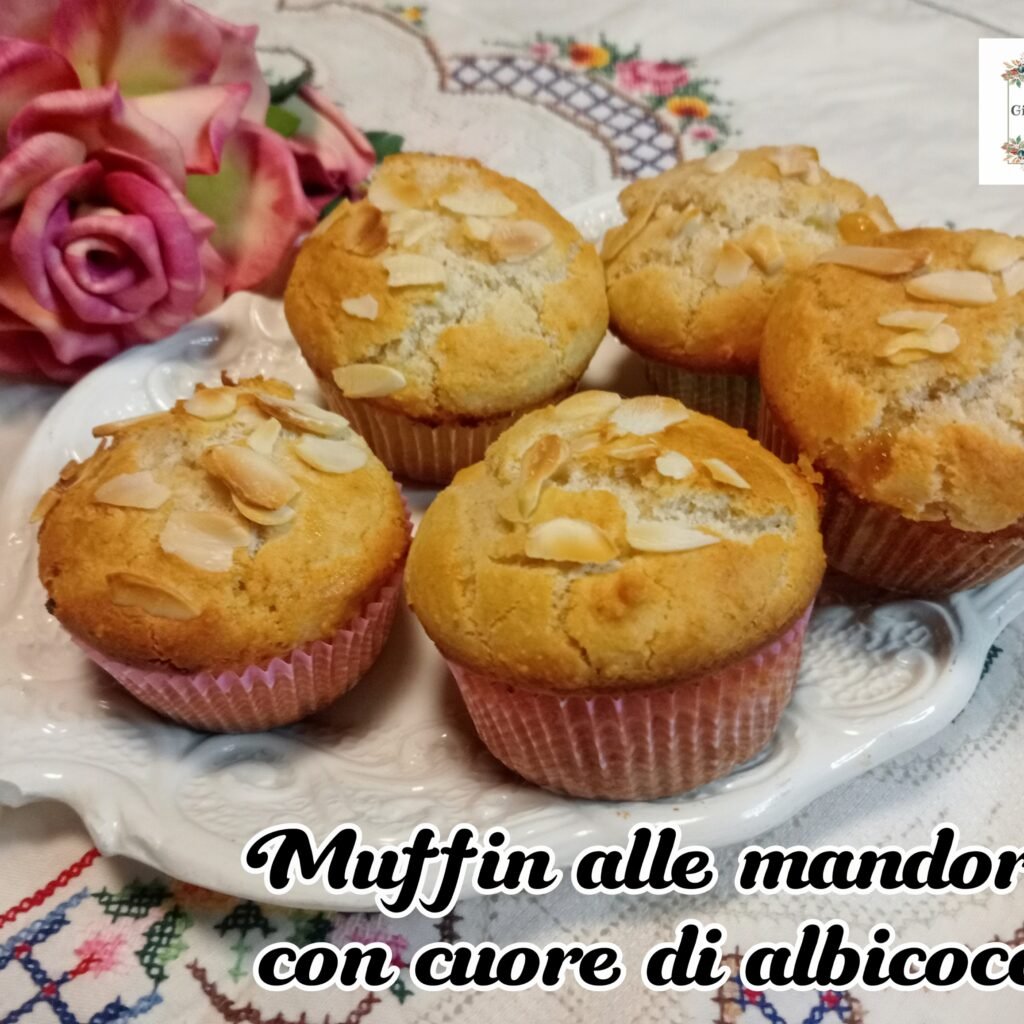 Muffin alle mandorle con cuore di albicocca