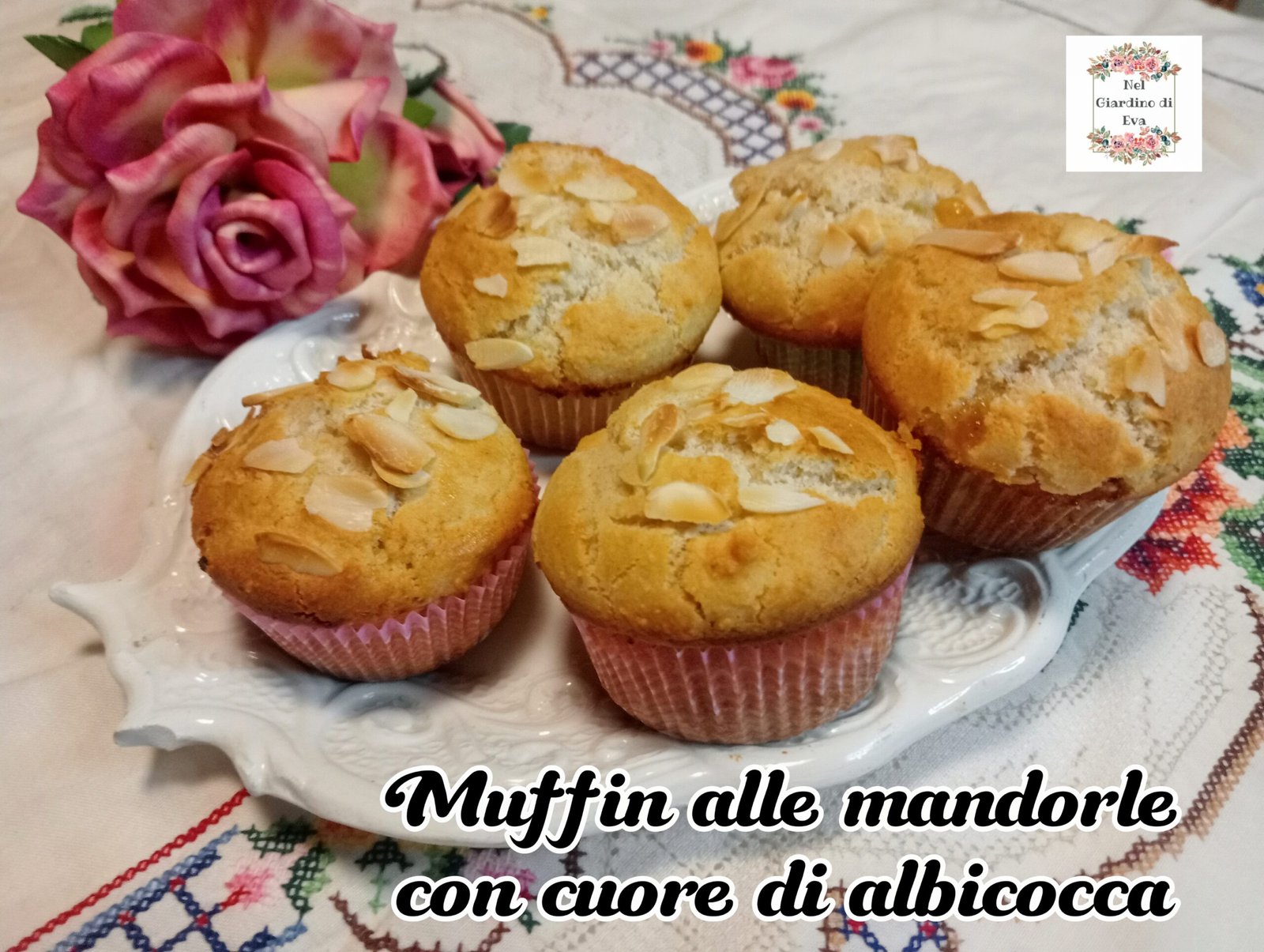 Muffin alle mandorle con cuore di albicocca