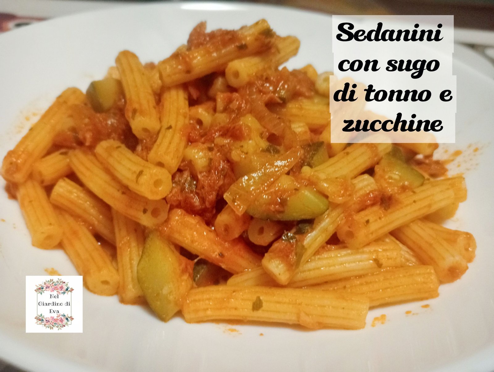 Sedanini con sugo di tonno e zucchine