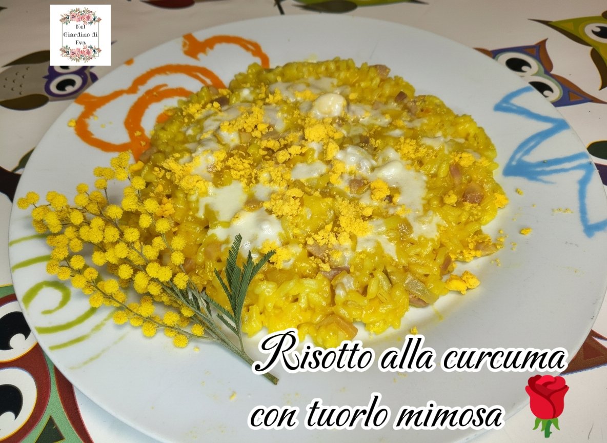 Risotto alla curcuma con tuorlo mimosa
